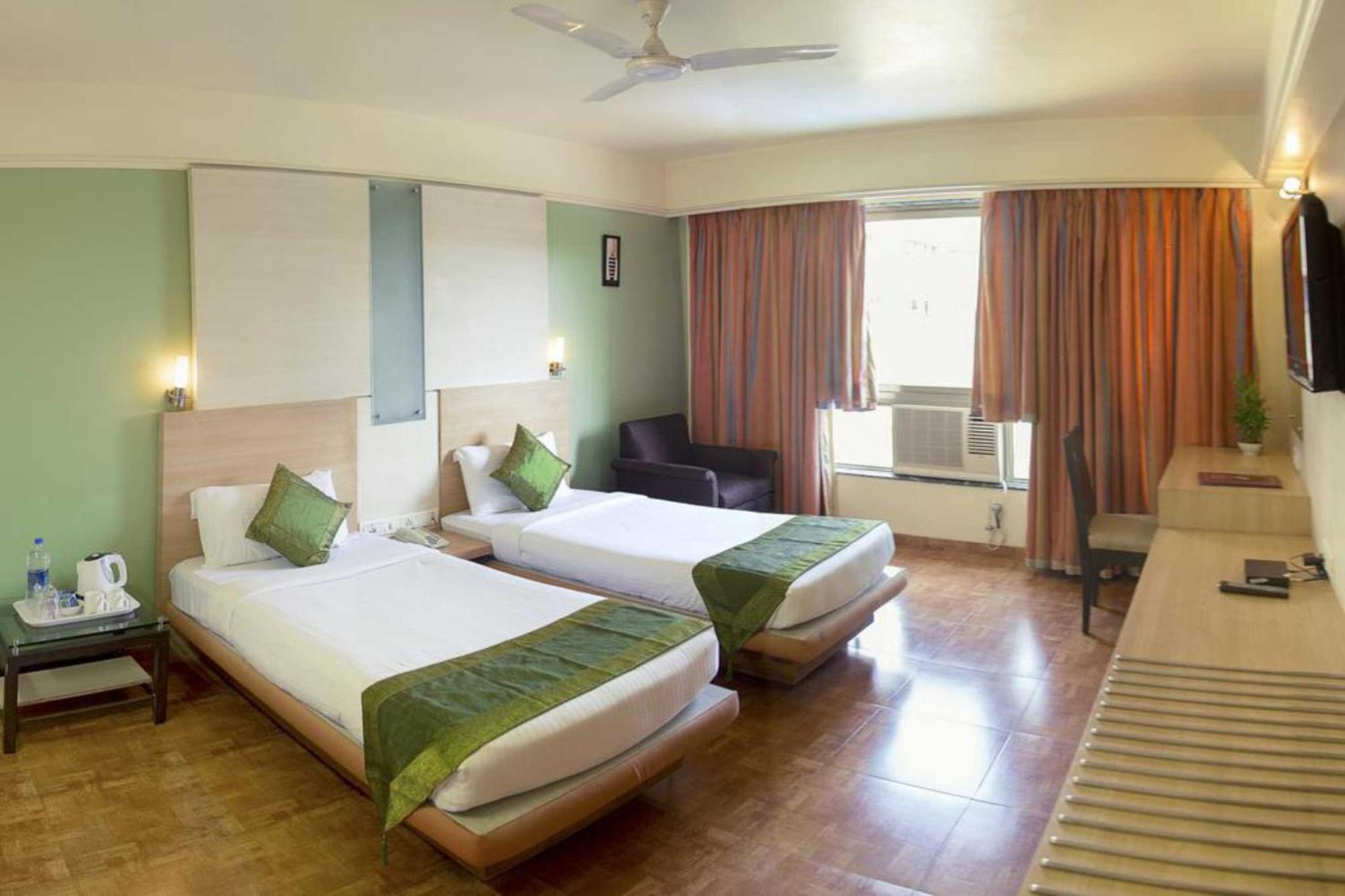 Hotel Archana Residency Mumbai Exterior photo